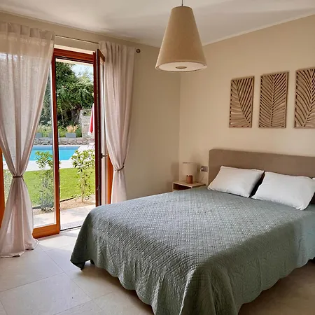 Aria Del View And Pool Apartment *